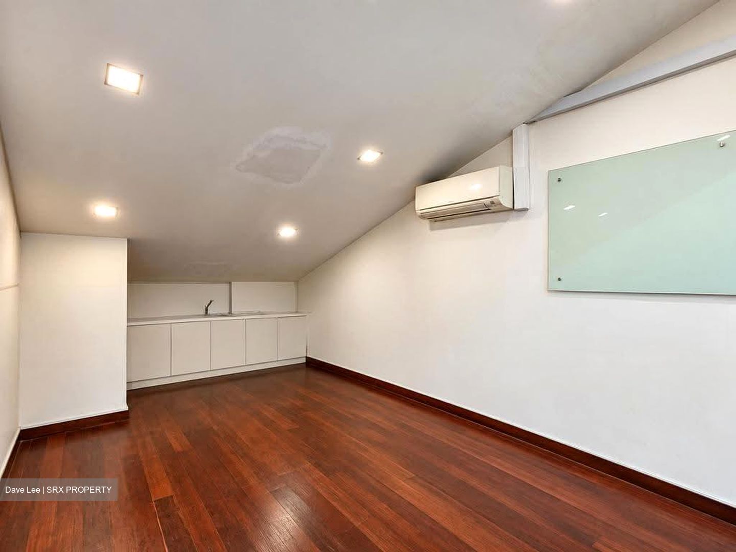 Capital Square (D1), Office #629311831